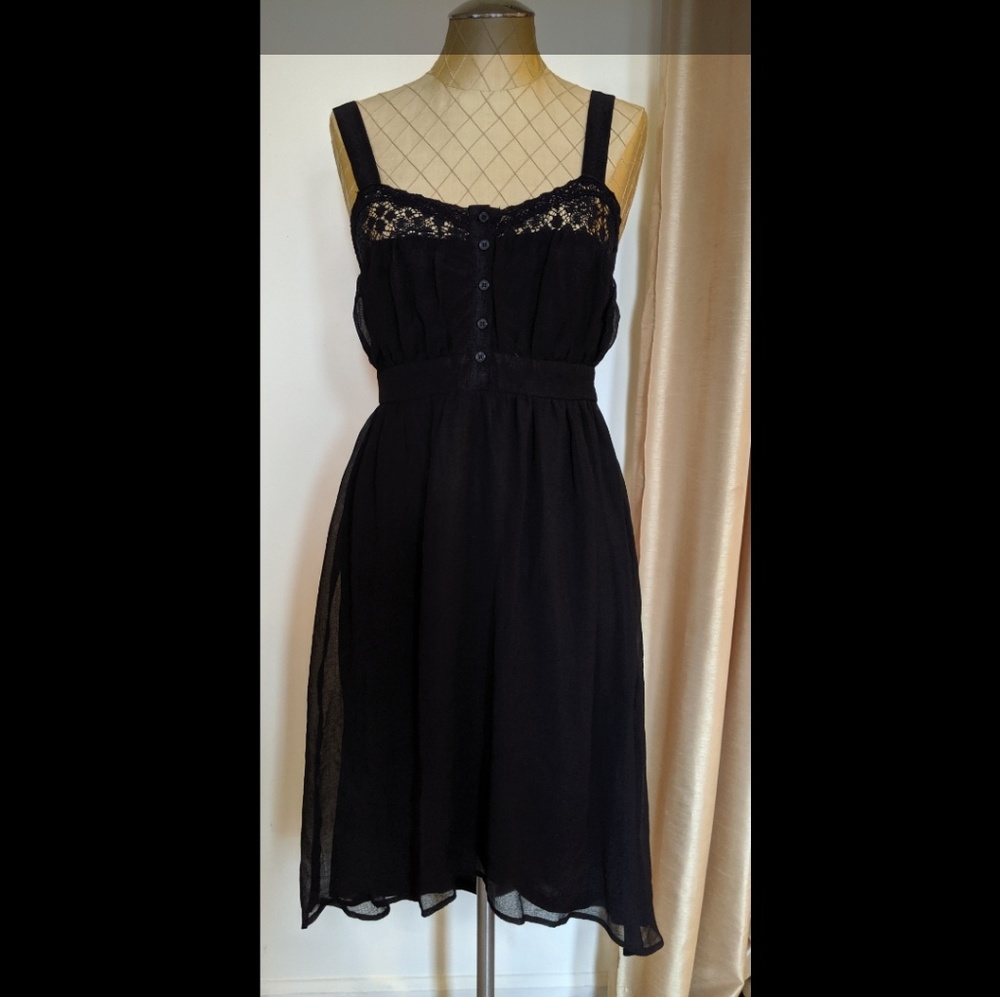 URBAN OUTFITTERS Black cocktail dress